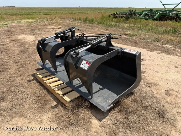 Stout HD72-FB skid steer grapple bucket
