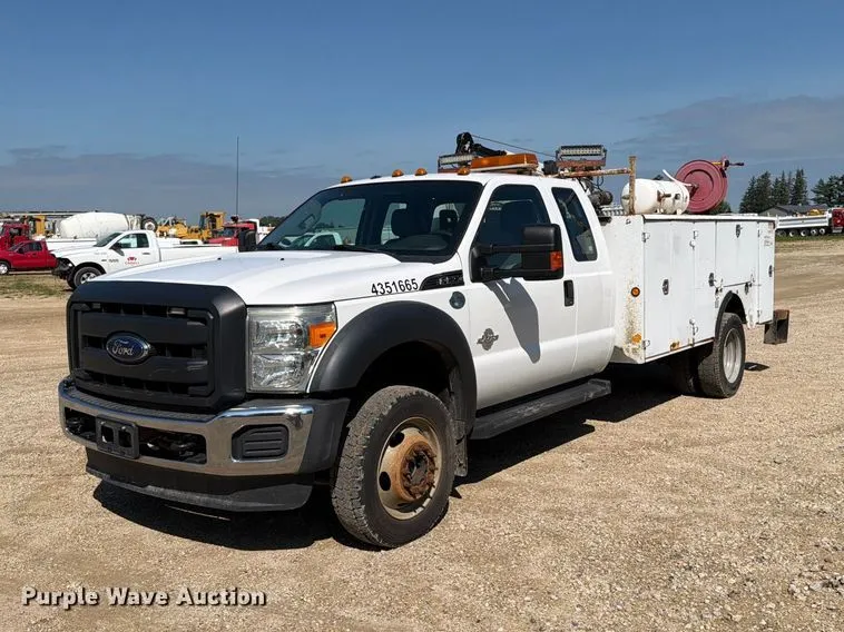 2016 Ford F550 Super Duty Ext. Cab utility / service truck