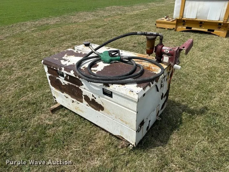 Fuel transfer tank