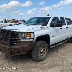 2016 GMC Sierra 3500HD Ext. Cab pickup truck