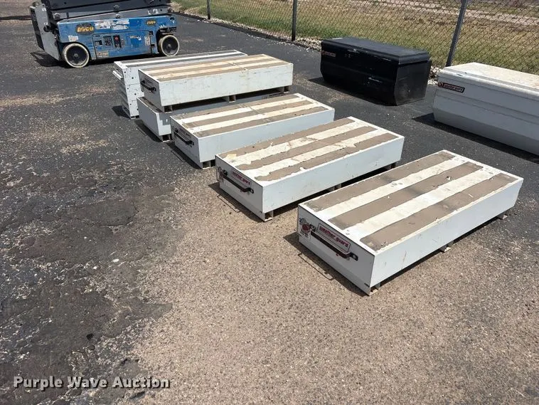 (6) toolboxes