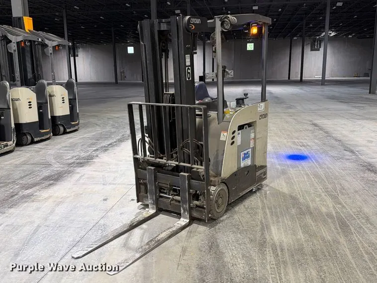 2019 Crown RC5545-40 forklift