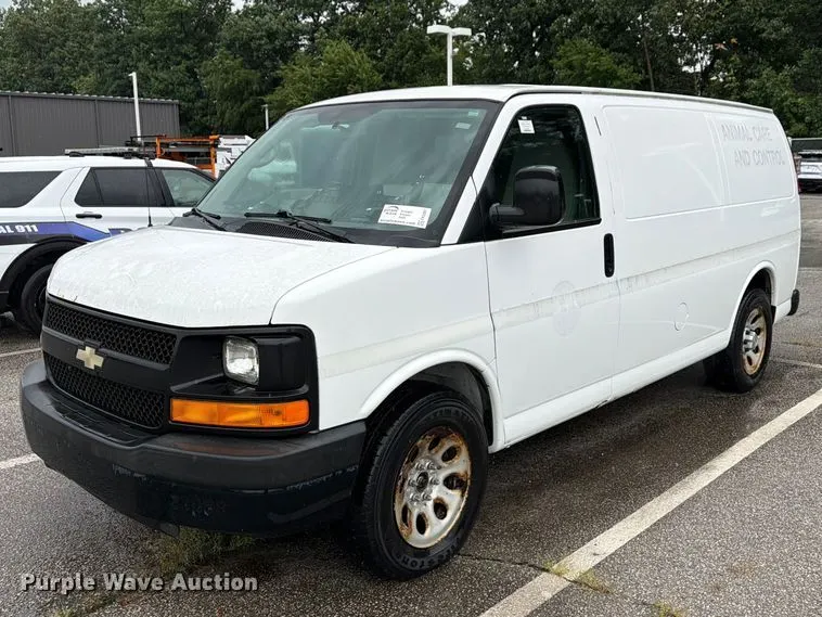 2013 Chevrolet Express van