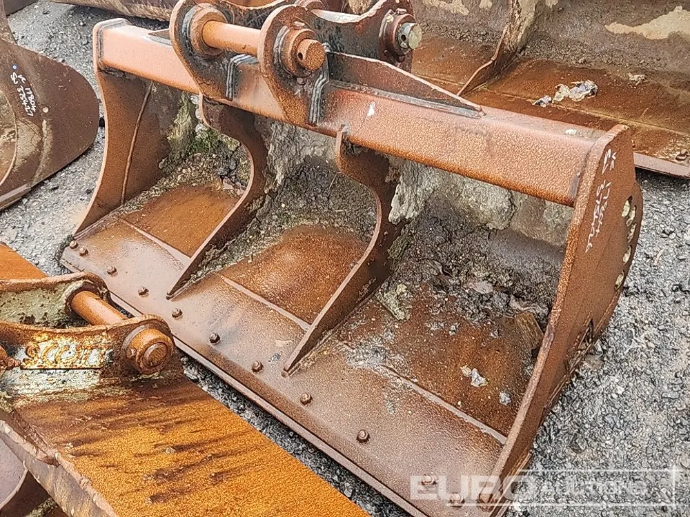72" Rhinox Ditching Bucket 65mm Pin to suit 13 Ton Excavator