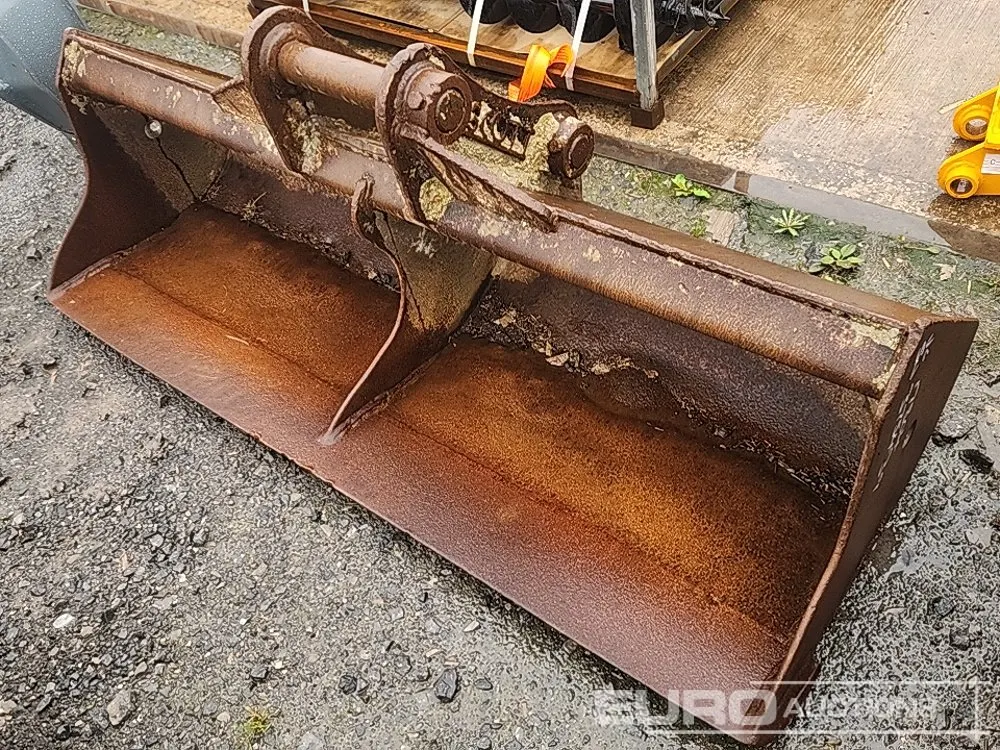 72" Scott Ditching Bucket 65mm Pin to suit 13 Ton Excavator