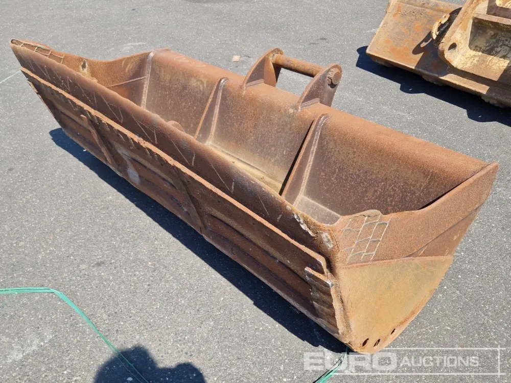 78" Ditching Bucket to suit 60mm Pin