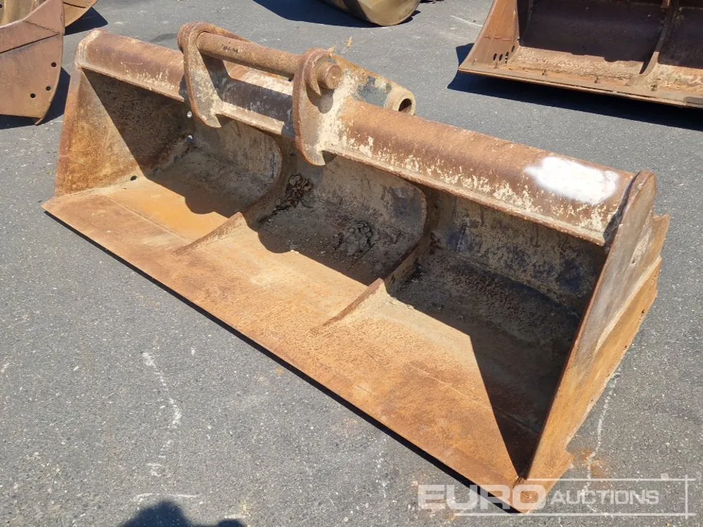 93" Ditching Bucket to suit 70mm Pin