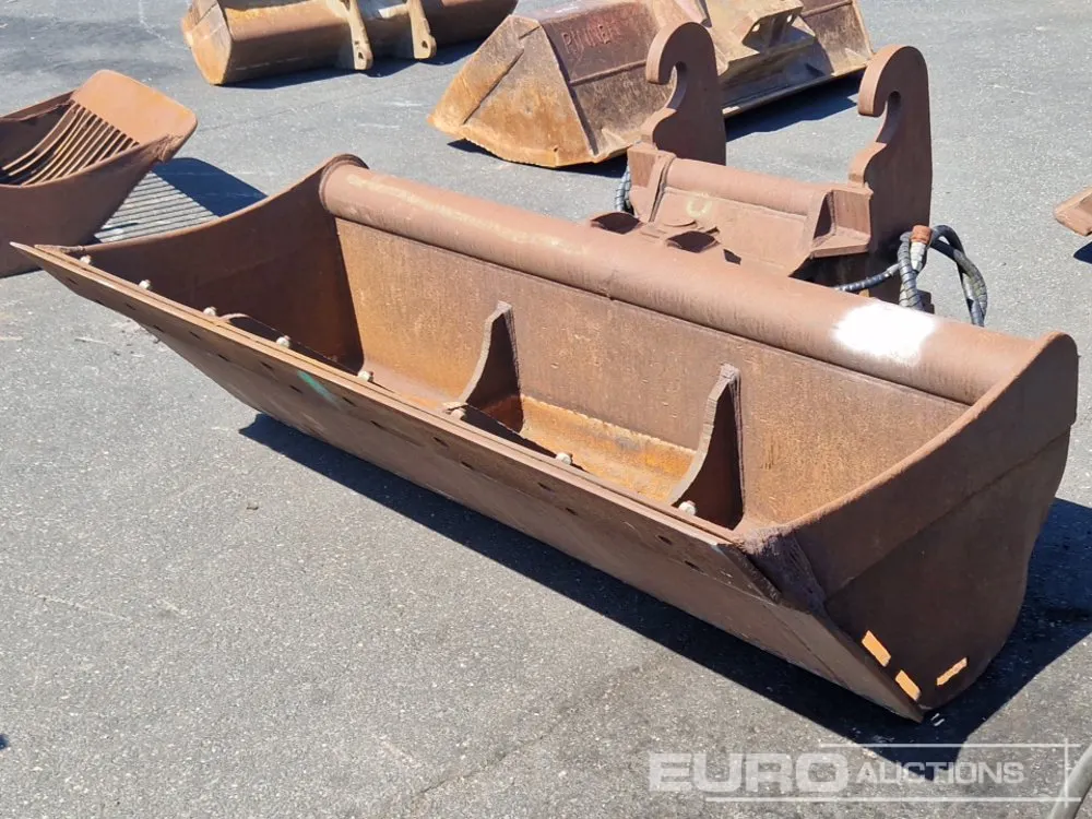 78" Hydraulic Tilt Ditching Bucket