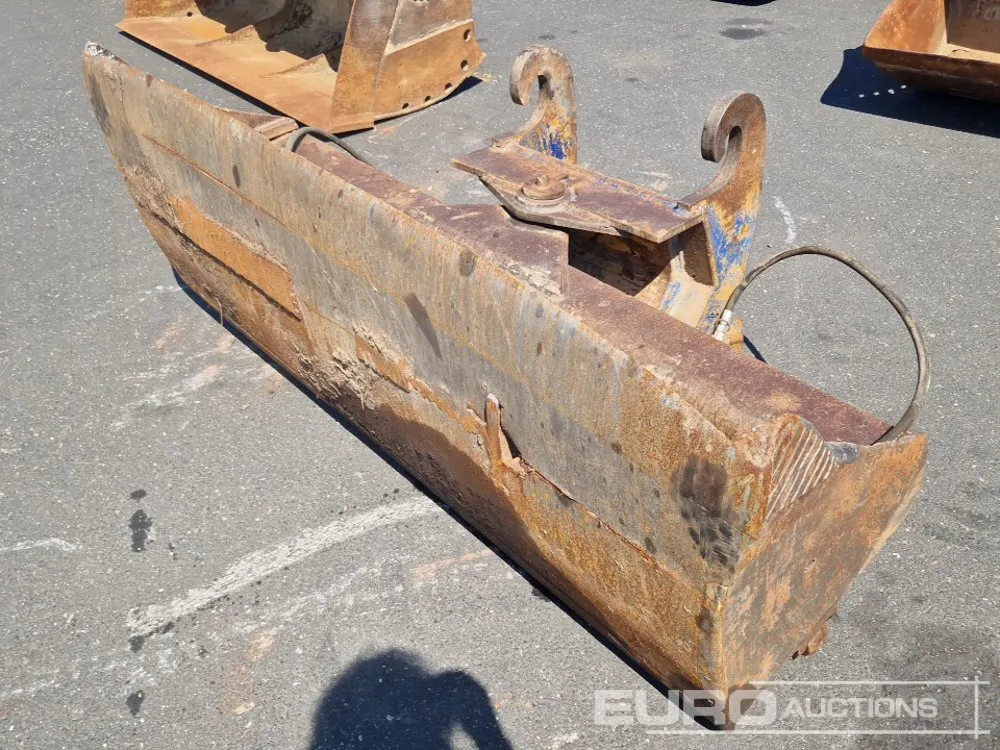 78" Hydraulic Tilt Ditching Bucket