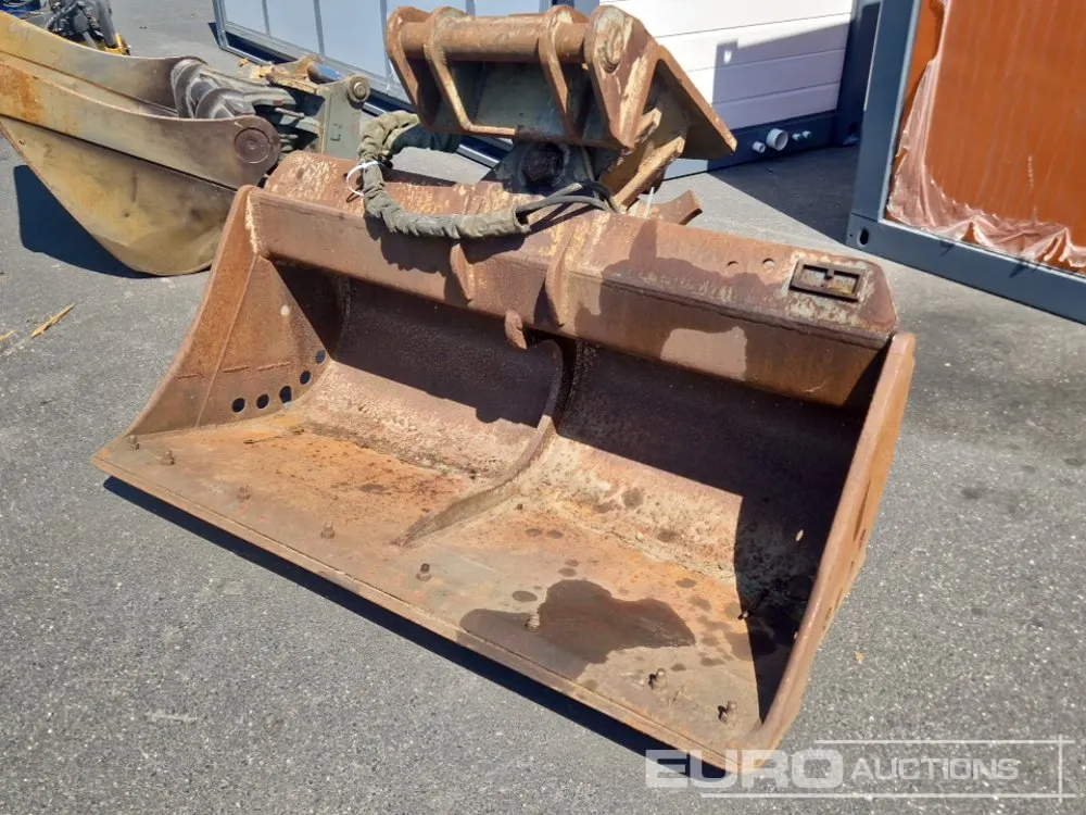 77" Hydraulic Tilt Ditching Bucket