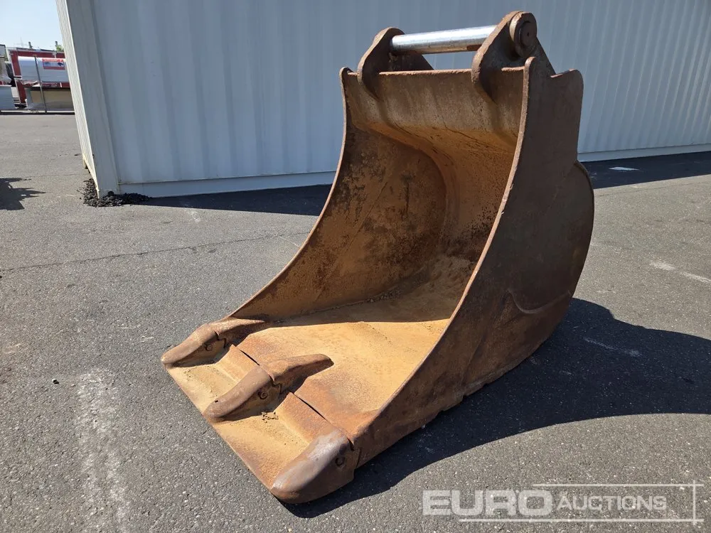 Liebherr Digging Bucket to suit 70mm Pin