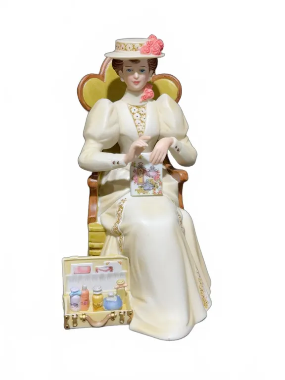Avon President's Club Mrs. Albee Award 2011-2012 Figurine
