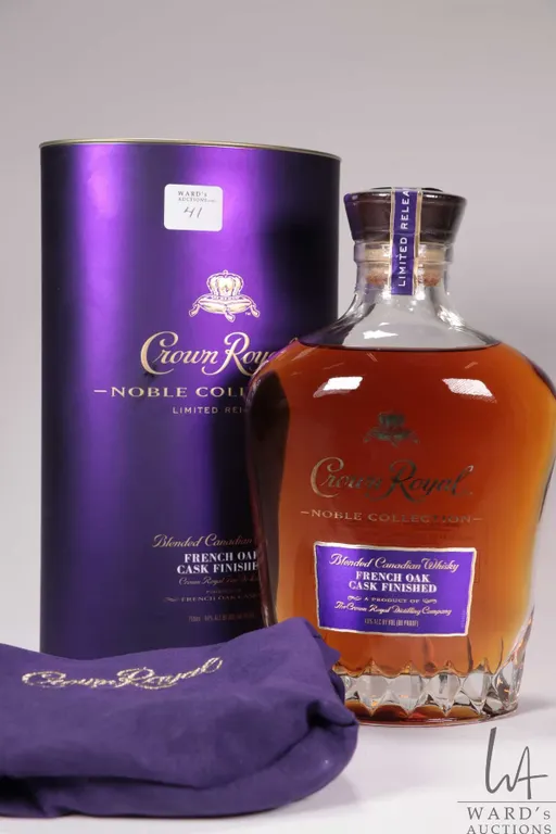 Crown Royal/ Noble collection/ French Oak Cask Finished/ Blended Canadian Whisky/ 750ml/ 40% ABV No