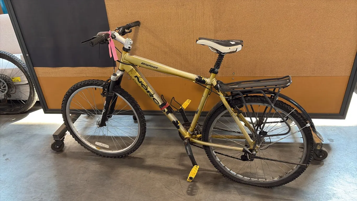 GOLD NORCO BIGFOOT 6061 ALUMINUM 21-SPEED FRONT-SUSPENSION MOUNTAIN BIKE
