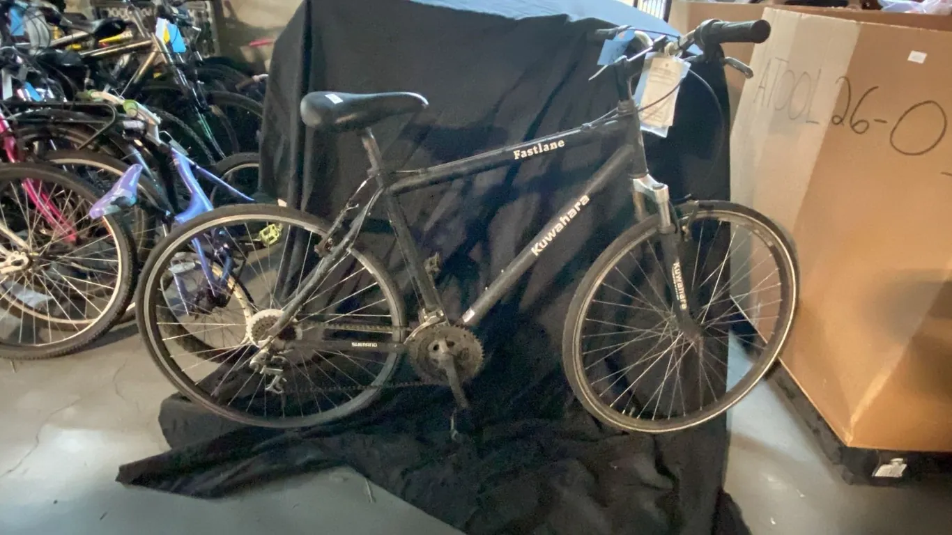 KAWAHARA FASTLANE 18 SPEED BLACK ROAD BICYCLE