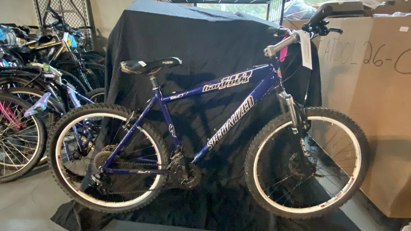 SPECIALIZED HARDROCK 24 SPEED BLUE MOUNTAIN BICYCLE
