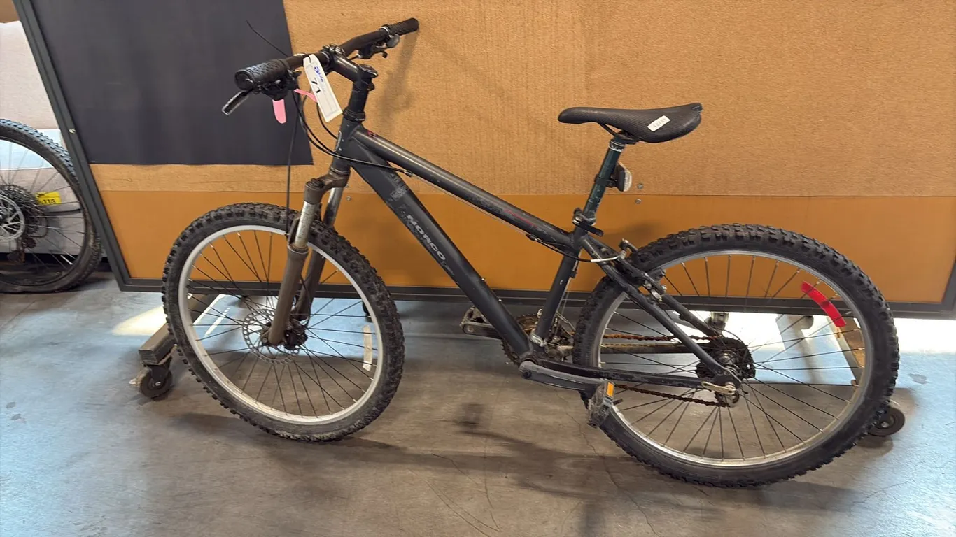 GREY NORCO KATMANDU ENTRY-LEVEL RECREATIONAL MOUNTAIN AND TRAIL HARDTAIL BIKE