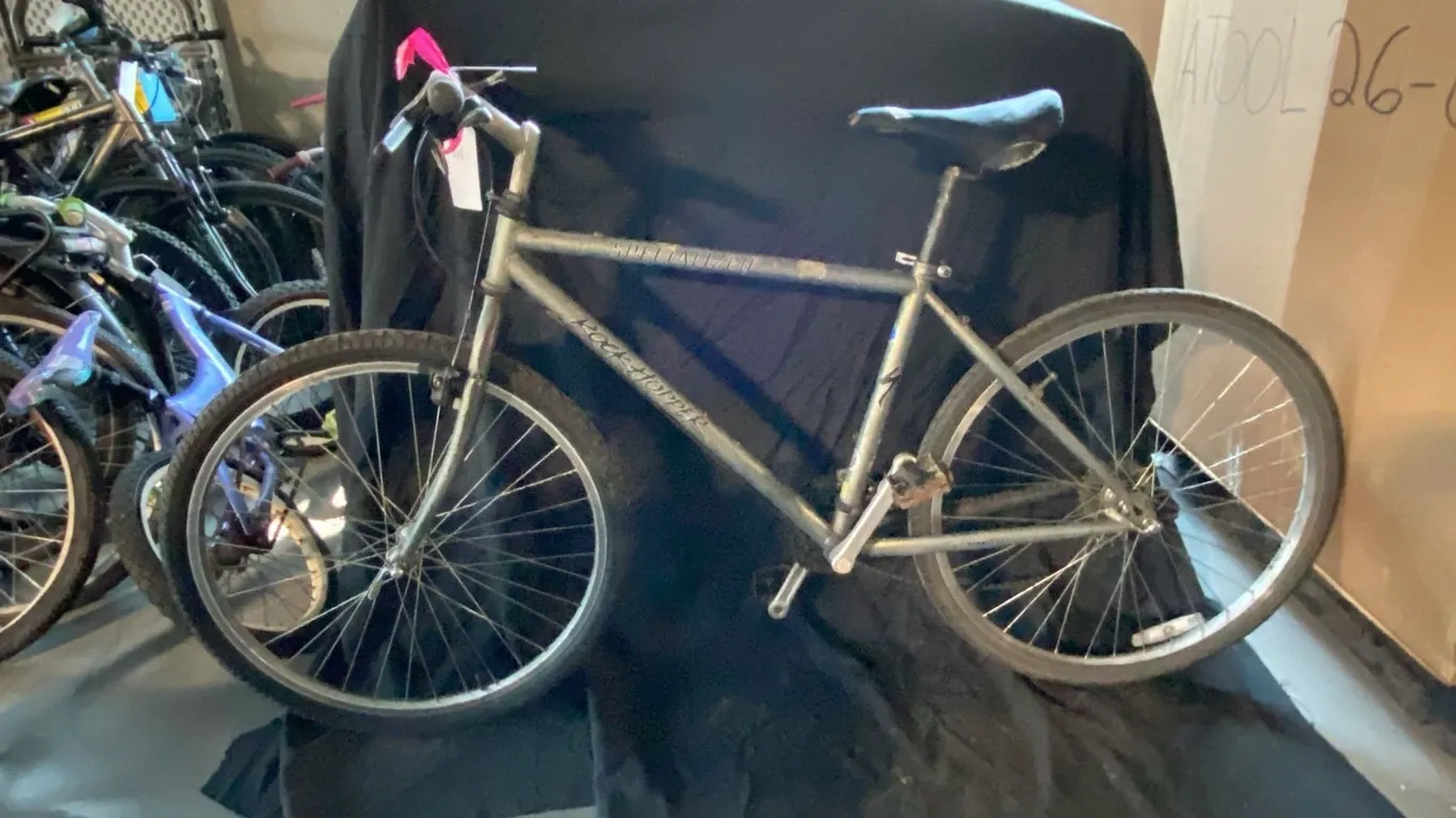 SPECIALIZED ROCKHOPPER 21 SPEED HYBRID BICYCLE