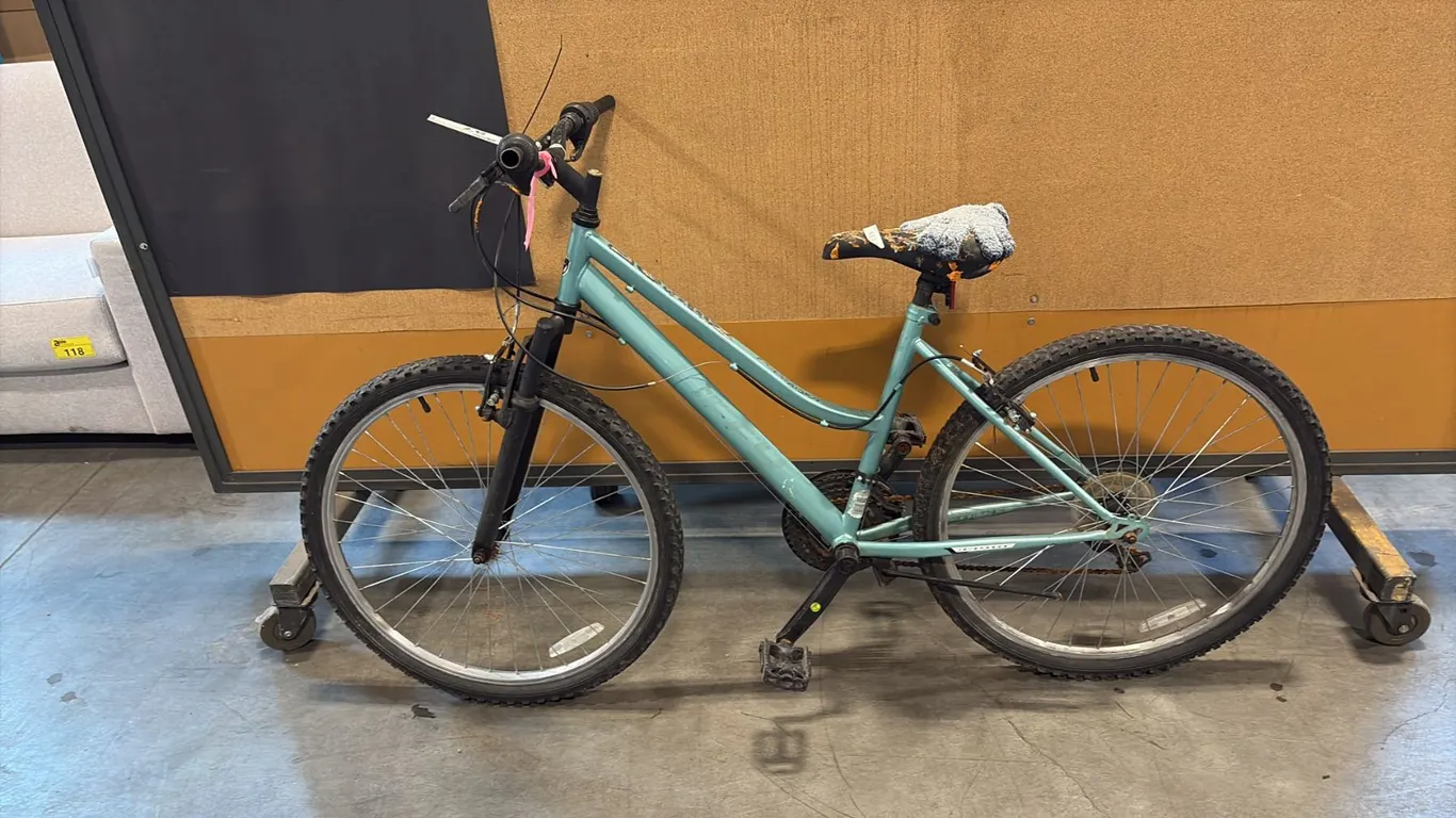 TEAL HUFFY ROCK CREEK ENTRY-LEVEL 18-SPEED HARDTAIL MOUNTAIN BIKE