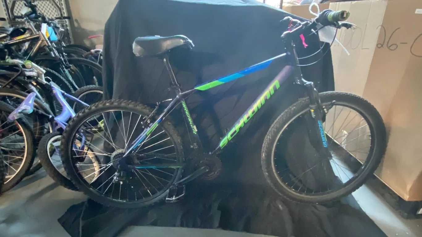 SCHWINN BREAKER 21 SPEED BLUE/GREEN MOUNTAIN BICYCLE