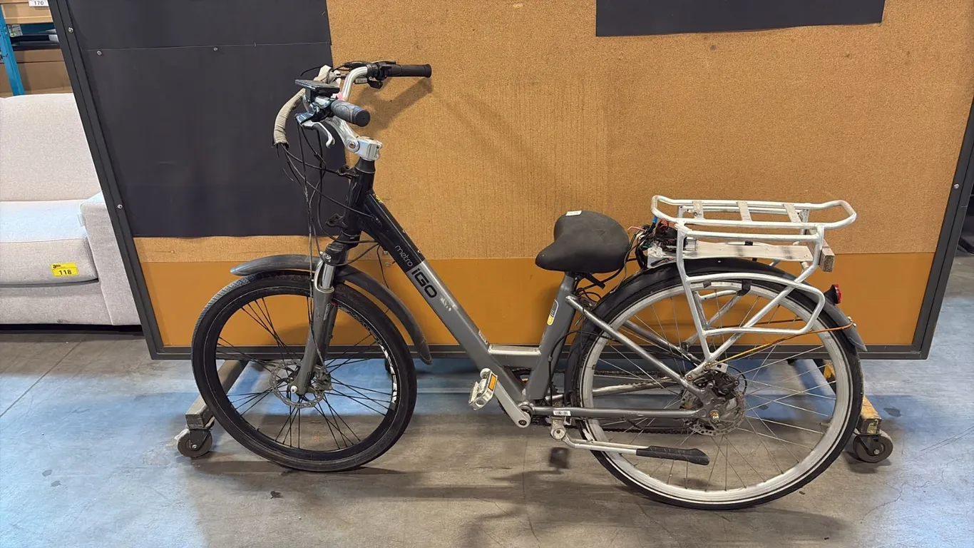 GREY/BLACK IGO METRO URBAN STEP-THROUGH 8-SPEED ELECTRIC COMMUTER BIKE *NO BATTERY, NO CHARGER*