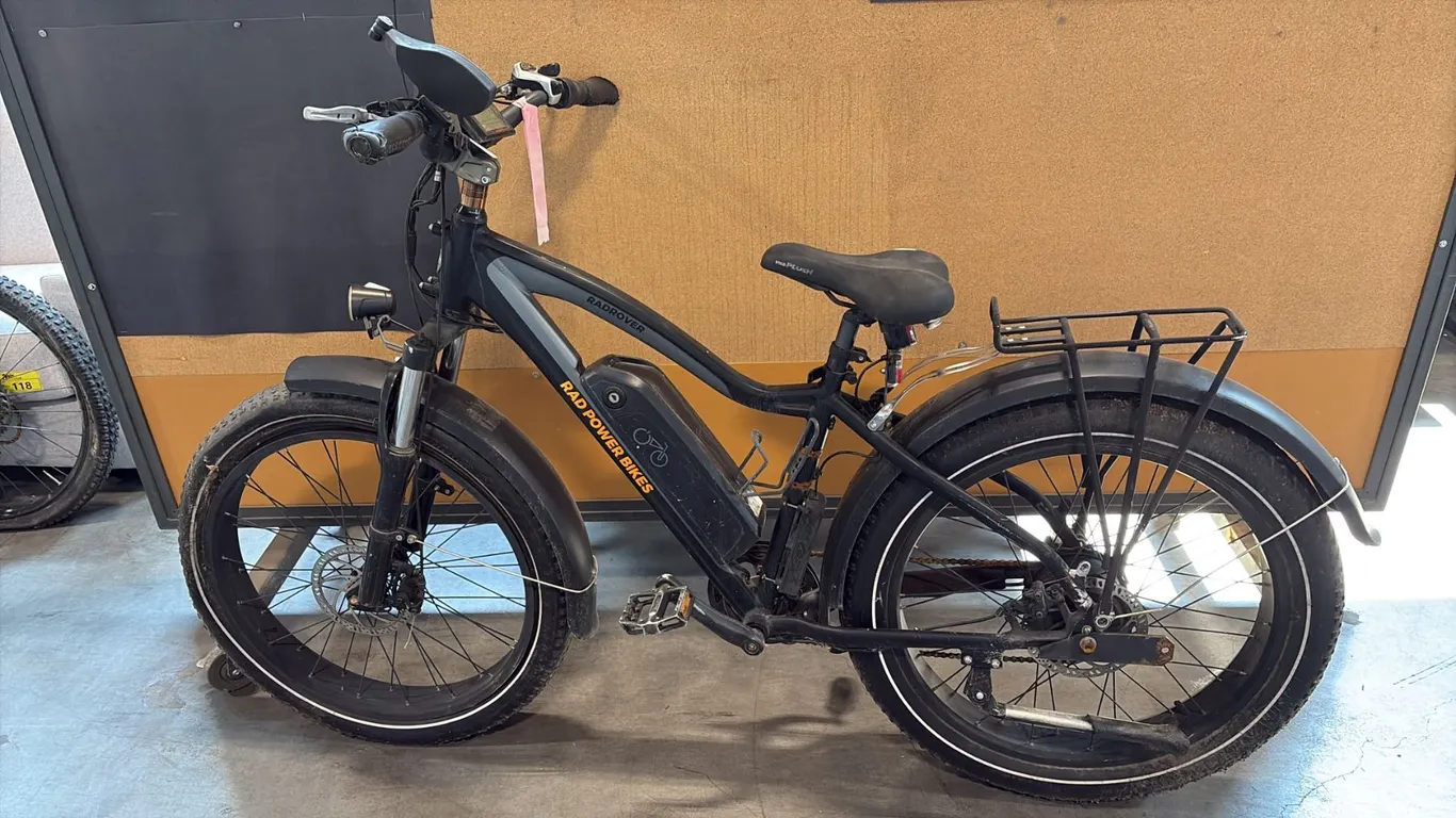 BLACK RAD POWER RADROVER POPULAR FLAGSHIP 7-SPEED ALL-TERRAIN FAT-TIRE ELECTRIC BIKE