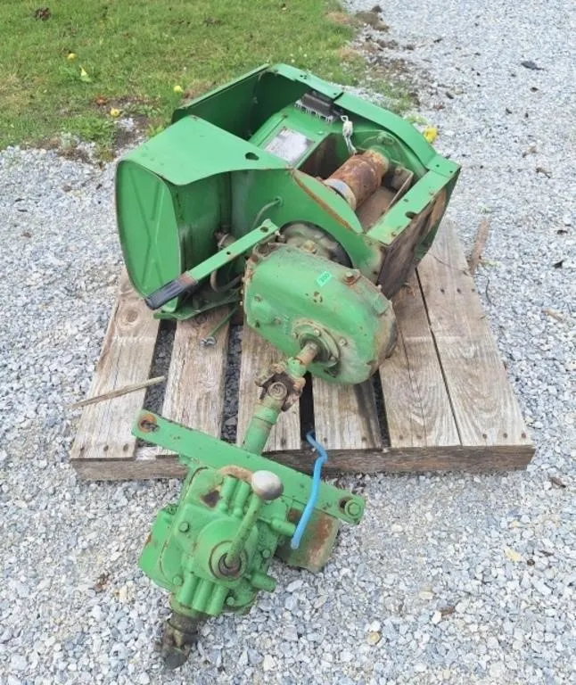 Wisconsin 2 Cyl Air-Cooled Engine w/Transmission