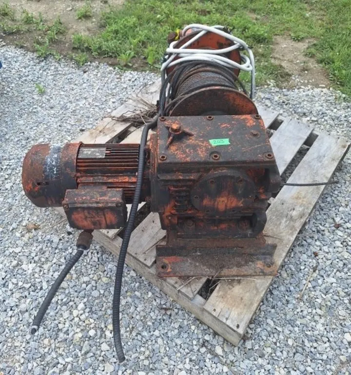 Heavy duty winch