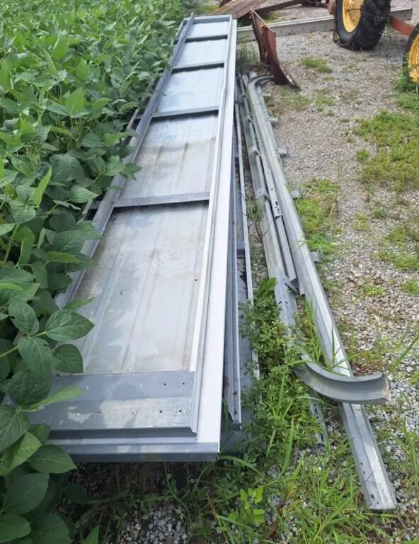 Metal roll up door. 6 sections.