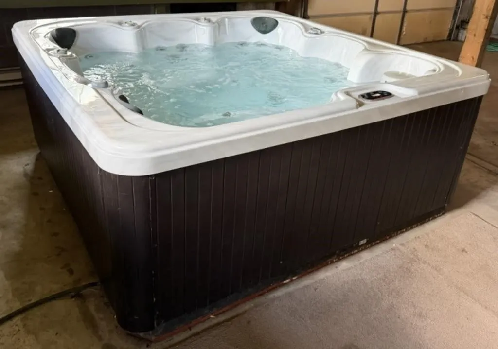 Dr. Wellness 4 Person Hot Tub