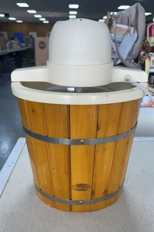 Nostalgia Electric Ice Cream Machine