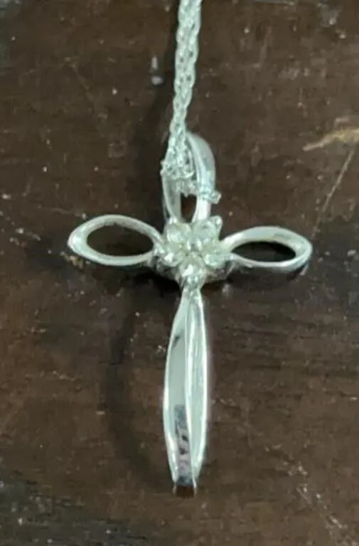 10 Kt Cross & Chain