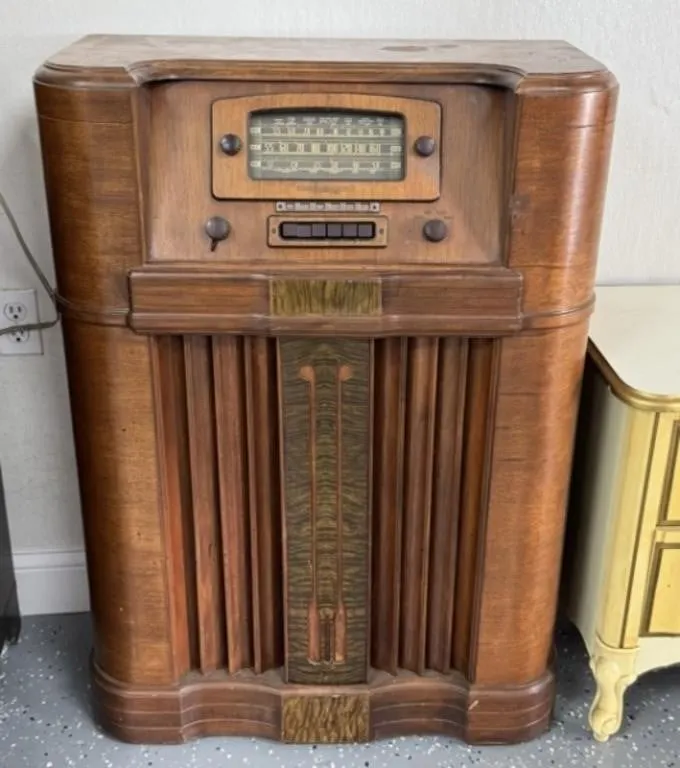 Floor Model Radio
