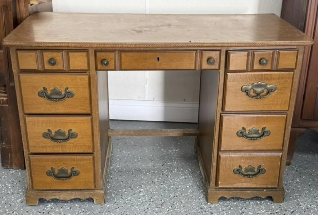 Kneehole Desk