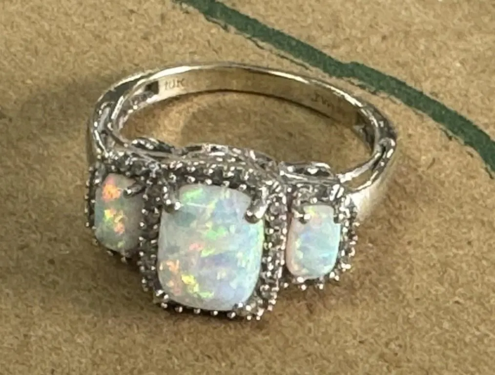 10K White Gold Opal Ring