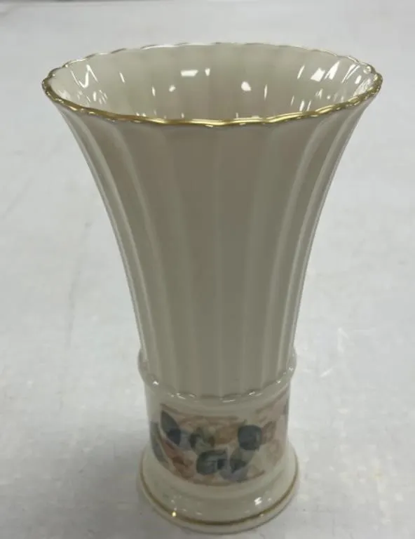 Lenox 8" Vase