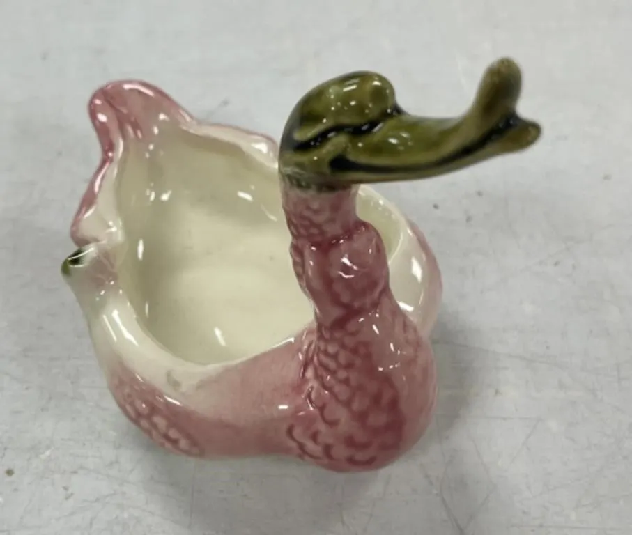 Nice Hull Pottery Duck