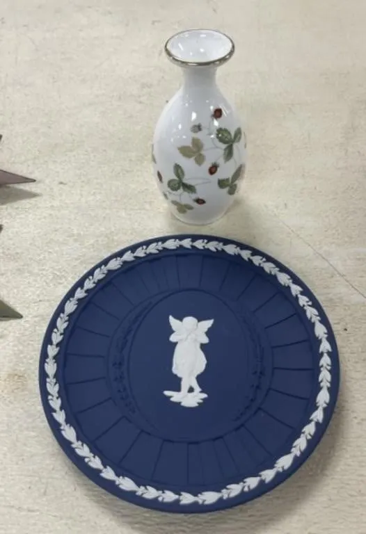 Wedgewood Plate & Vase