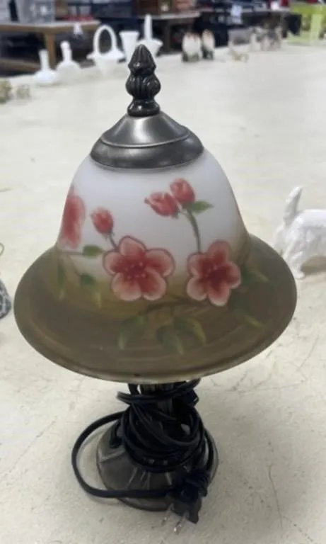 Nice Small Lamp w/ Flower Shade