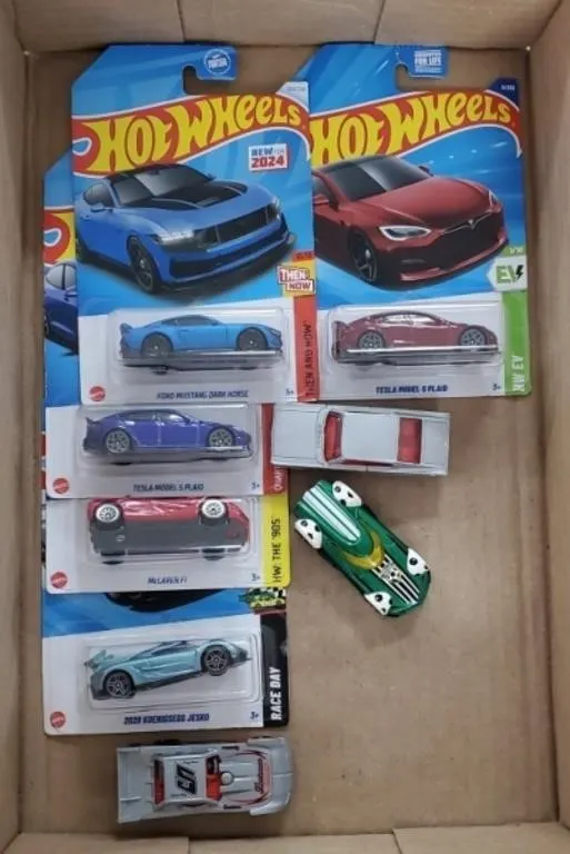 8 - Hot Wheels Diecast Cars