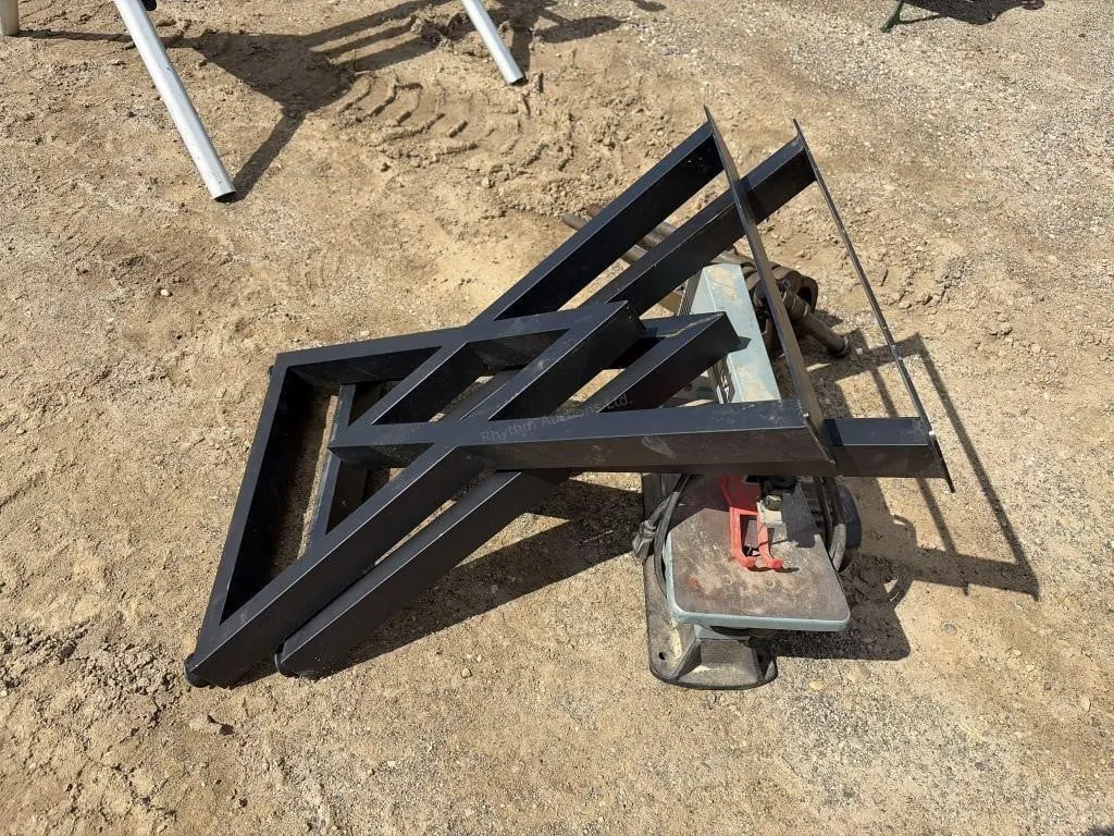 Scroll Saw, Table Legs & Wood Working Vise