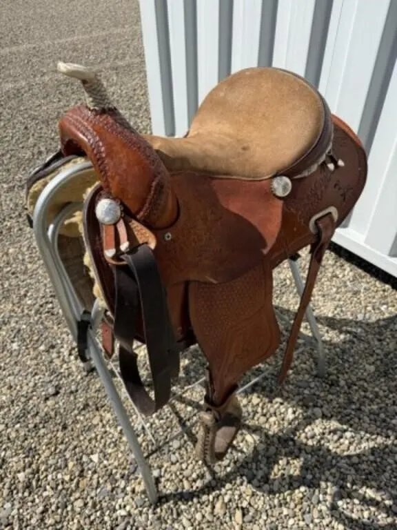 GP Saddlery Barrel Saddle c/w Silver Conchos
