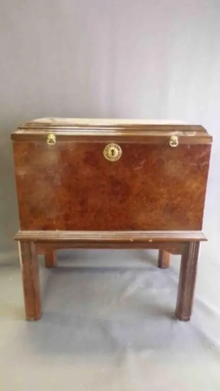 Antique Georgian Style Mahagony Footed Cellarette