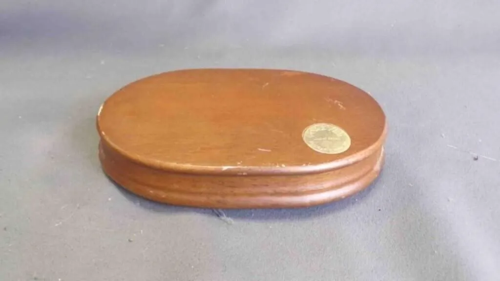 Vintage Oval Wooden Display Musical Stand/Base