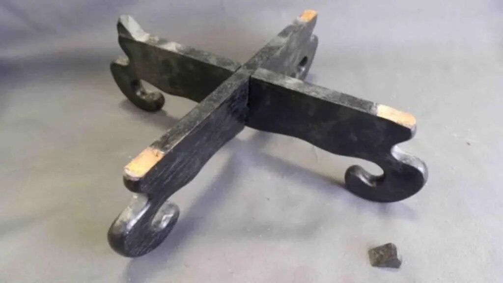 Vintage Asian Interlocking Cross-Leg Display Stand