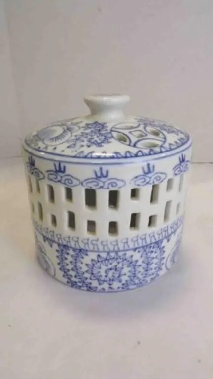 Traditional Chinese Porcelain Candle Lantern Cover