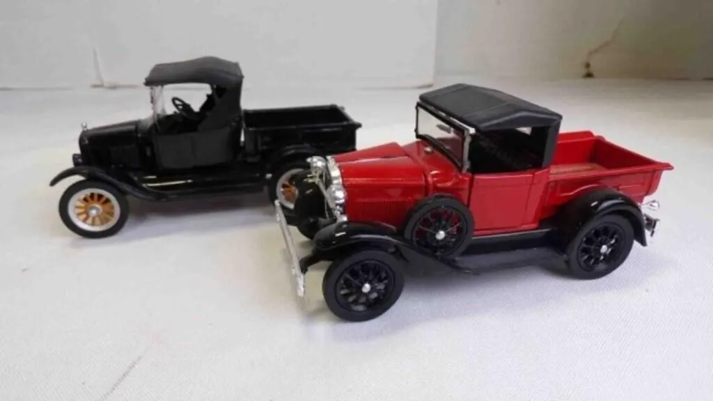 Die-Cast 1:32 Scale National Motor Mint Model Cars