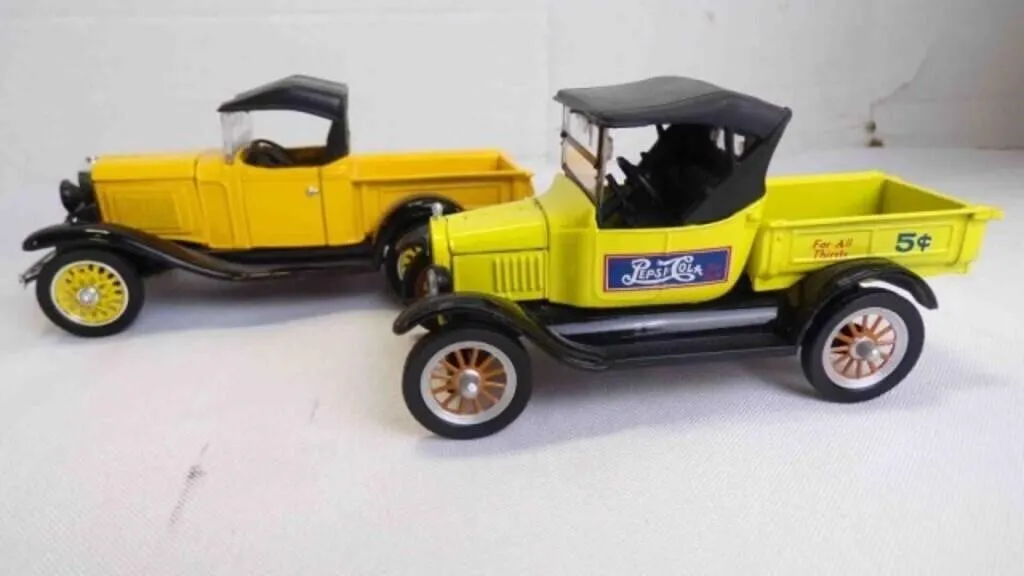 Die-Cast 1:32 Scale National Motor Mint Model Pick