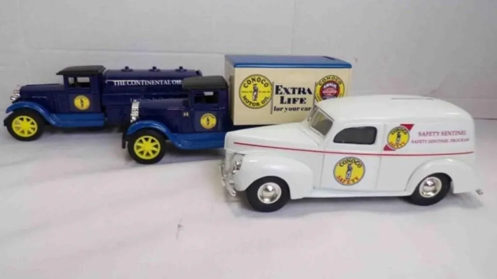 Heavy Die-Cast 1:24/38 Scale Coin Bank Model Cars