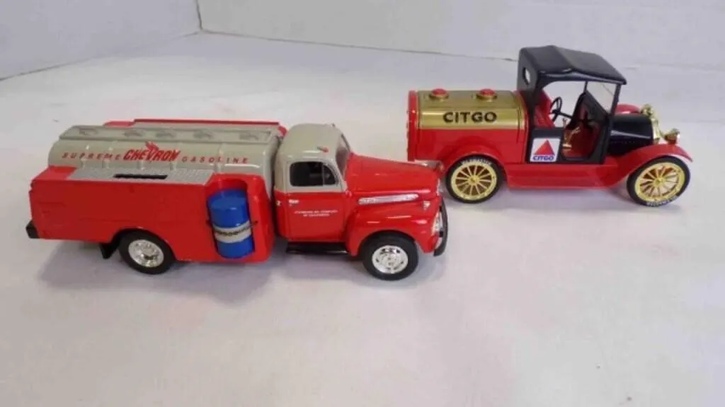 Heavy Die-Cast 1:34 Scale Coin Bank Model Cars